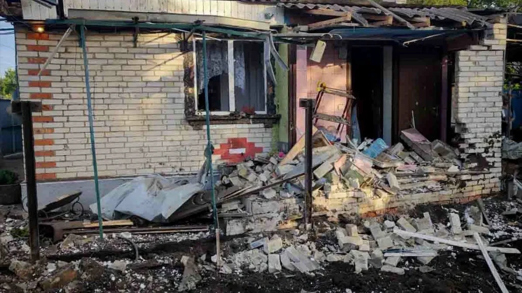 Удар КАБами по Сумах: є влучання у Зарічному районі, поранені та пожежа